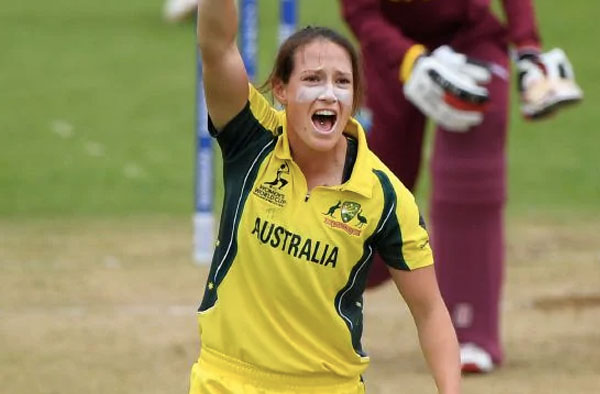 Women's Ashes 2019 - Megan Schutt Female Cricket