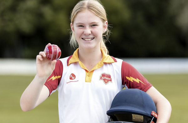 Teenage cricketer Claudia Toohey at Tewantin-Noosa women's cricket. Photo: Fred McKie