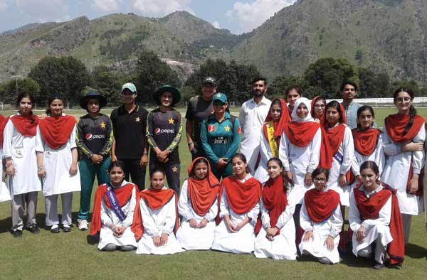 School children visit Pakistan women's team as a part of the PCB Women Wing's Cric4Us initiative