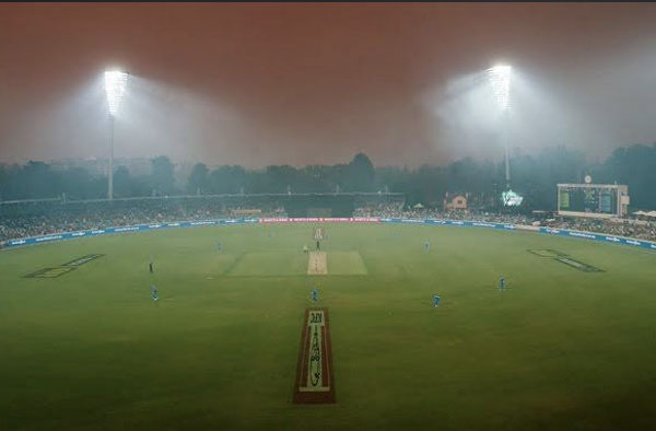 Heavy smoke engulfs Manuka Oval Twitter/Cricket Australia
