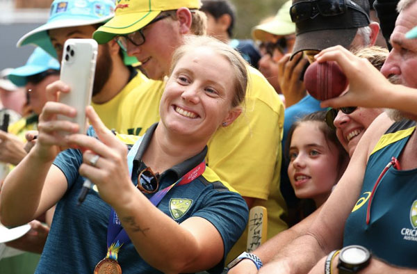 The Australia fans came out in force to meet their heroes in Melbourne today Selfie