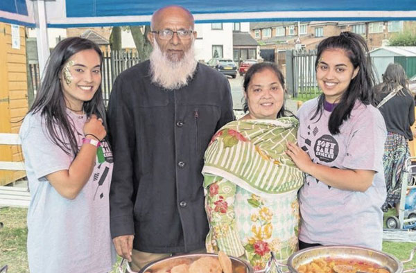 Amna Rafiq with her family members