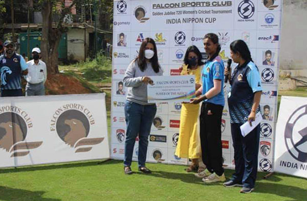 Aditi Rajesh receiving her Player of the Match award