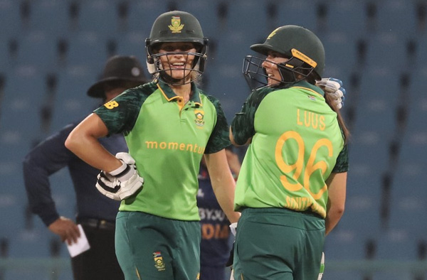 Anne Bosch and Sune Luus. PC: Cricket South Africa / Twitter