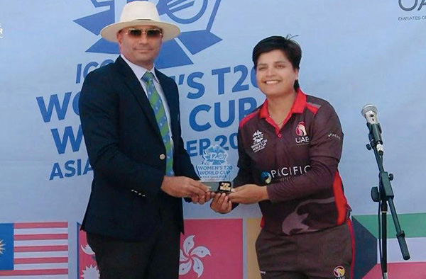 Chaya Mughal receiving Player of the Match Award