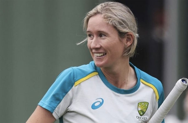 Beth Mooney back to Women's Ashes Test.