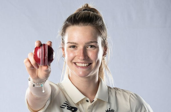 Lauren Bell. PC: England Cricket / Twitter