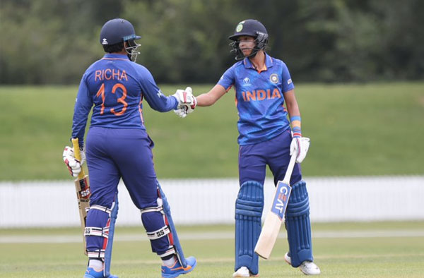 Harmanpreet Kaur scores a Century against South Africa in Wamr-Up for World Cup 2022. PC : ICC / Twitter