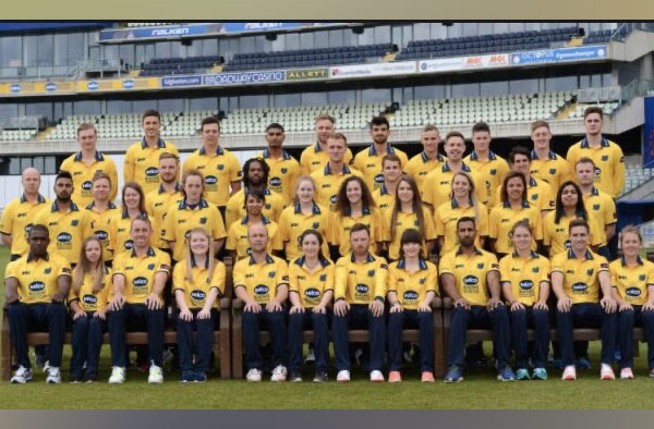 Sian Kelly with her county cricket teammates