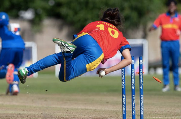 Yasmeen Khan in action attempting a run-out. PC: Supplied