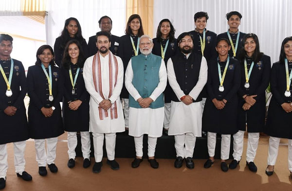 PM Modi with members of Indian Women's cricket Team. PC: Twitter