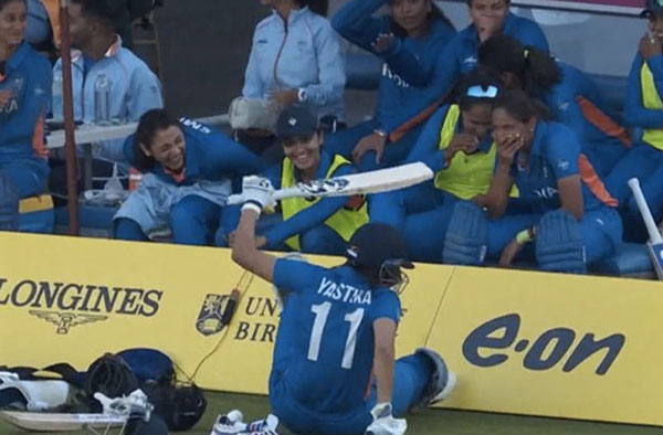 Yastika Bhatia fell on the ground while walking out to bat in CWG final. PC: Screengrab from Sony LIV