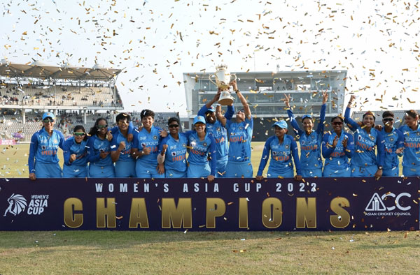 India beat Sri Lanka by 8 Wickets to lift Asia Cup Trophy for 7th Time. PC: Female Cricket