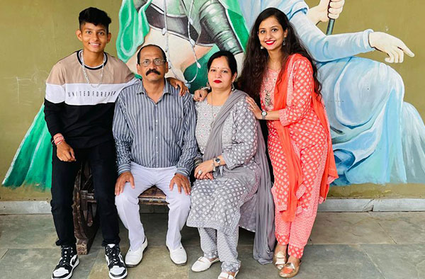 Soumya Tiwari with her family members. PC: Supplied
