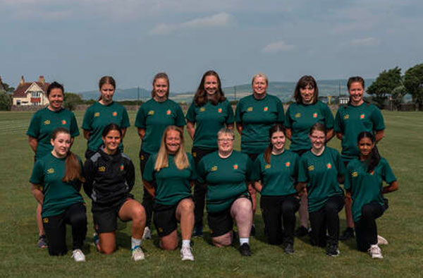 Echipa de cricket feminin din Insula Man. 