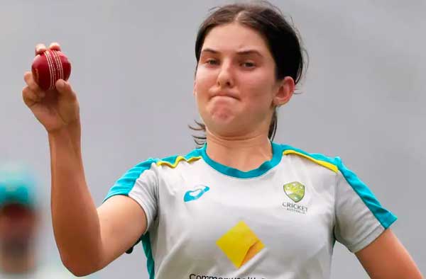 Perth Scorchers add Stella Campbell to their bowling attack. PC: Getty