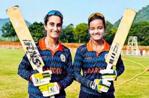L-R: Atoshi Banerjee and Dharti Rathod - Baroda's Sixteen Year Old girls scored Centuries in U19 Women’s One Day Trophy. PC: Times of India