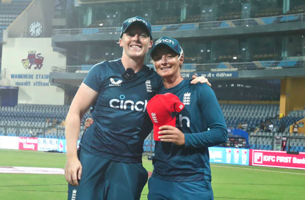 Danielle Wyatt and Heather Knight complete special career milestones during 1st T20I. PC: Getty