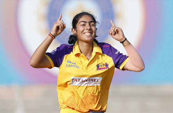 Who Is Parshavi Chopra Bio Stats Up Warriorz Player Female Cricket