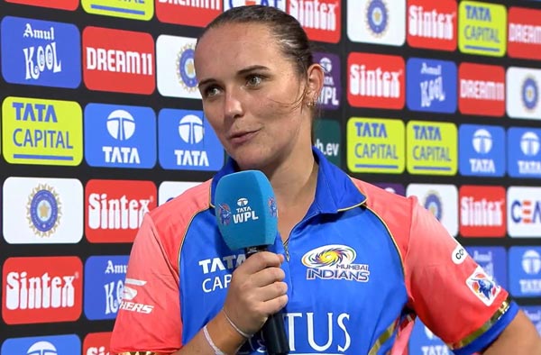 "It's very loud and it's such a great atmosphere anywhere you play in India", says Amelia Kerr