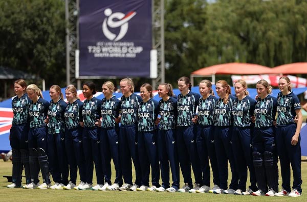 Davina Perrin guides England U19 to a win against Australia U19 in U19 Tri-Nations T20 Series
