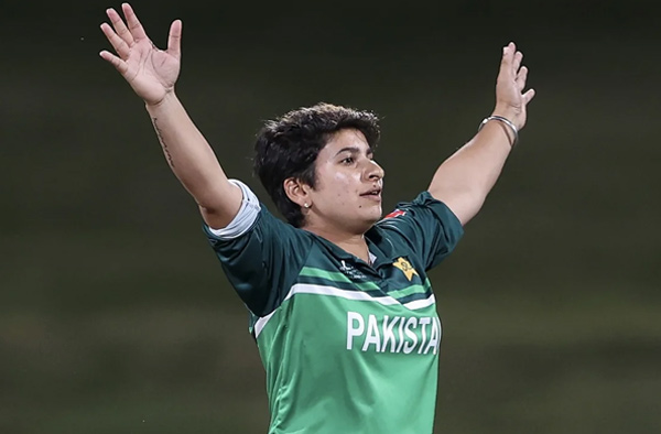 Nida Dar and Sadia Iqbal guide Pakistan to a comeback win against West Indies to make it 3-1