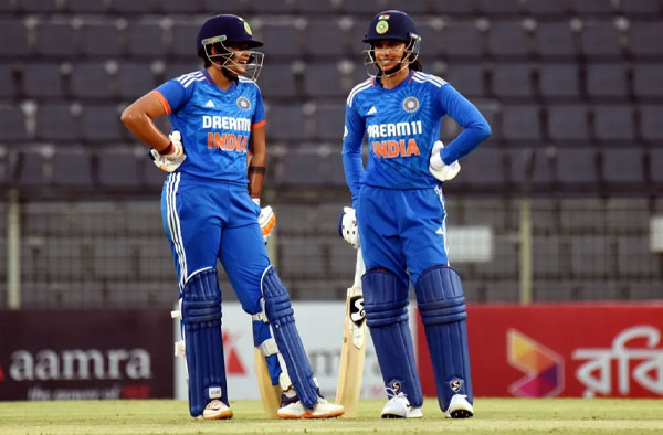 Smriti Mandhana and Shafali Verma becomes 1st Indian pair to complete 2000 T20I Partnership runs