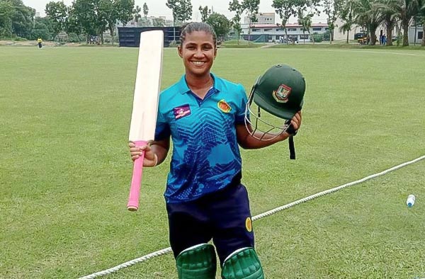 Abahani's Dilara Dola Sets Records with Back-to-Back Centuries in Dhaka Premier Division Women's League
