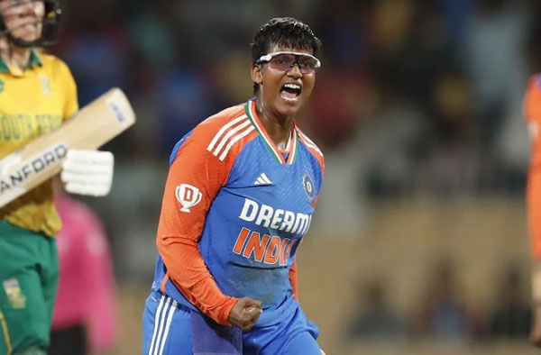 Deepti Sharma becomes 2nd Indian to complete 250 International wickets