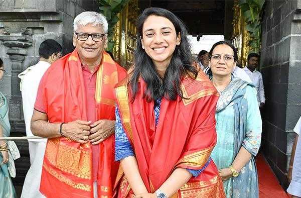 See Pictures: Smriti Mandhana seeks blessings at Tirupati Balaji Temple with her family