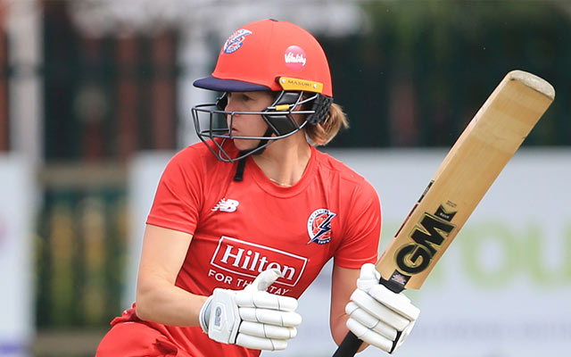 Eve Jones returns to Lancashire Women on 3-year deal ahead of 2025 season