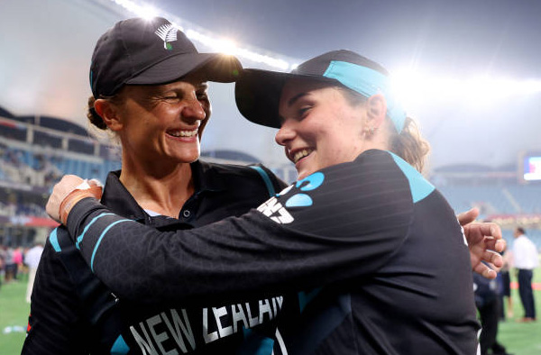 Amelia Kerr hugs Sophie Devine after winning T20 World Cup 2024. PC: Getty