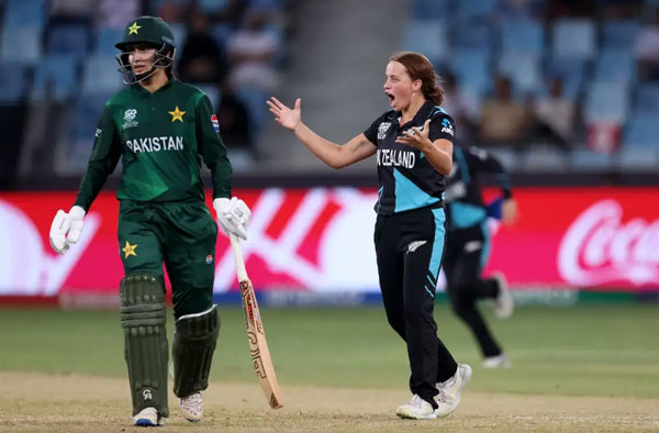 New Zealand thrash Pakistan by 54 Runs, India and Pakistan eliminated in Group Stage. PC: Getty