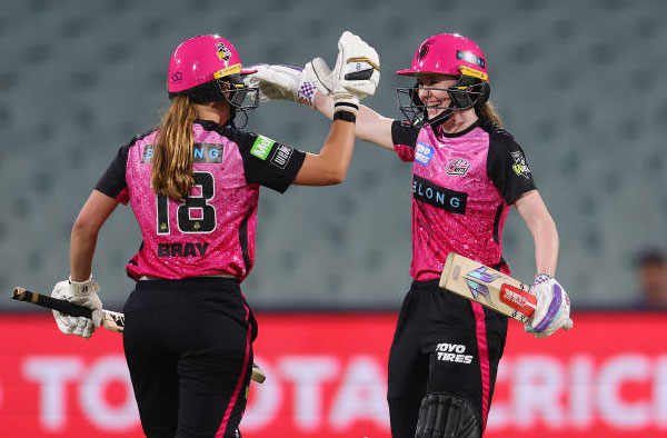 Skipper Ellyse Perry Shines as Sixers Open with Win over Renegades in WBBL 2024. PC: Getty