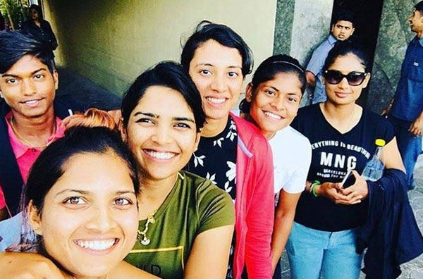 Smriti Mandhana with her cricket buddies