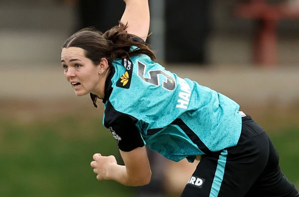 Lucy Hamilton's record five-fer helps Brisbane Heat climb to the 3rd spot with a hattrick of victories