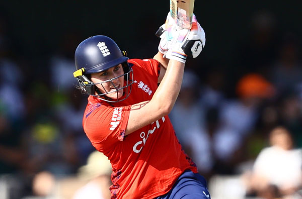 Nadine de Klerk's all-round efforts in vain as Nat Sciver-Brunt's fifty powers England to win