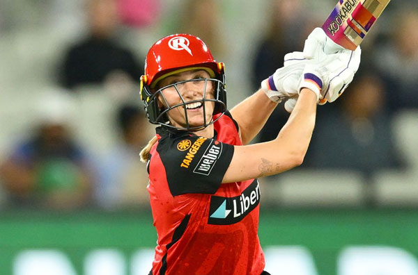 Nicole Faltum’s maiden WBBL fifty and Sarah Coyte's 2/13 help Renegades seal a narrow win over Stars