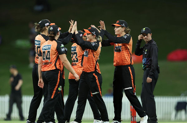 Perth Scorchers put up all-round effort in a statement win over table-toppers Sydney Thunder