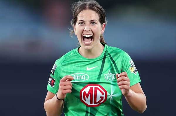 Tess Flintoff shifts bases from the Melbourne Stars to the Renegades for WBBL 11