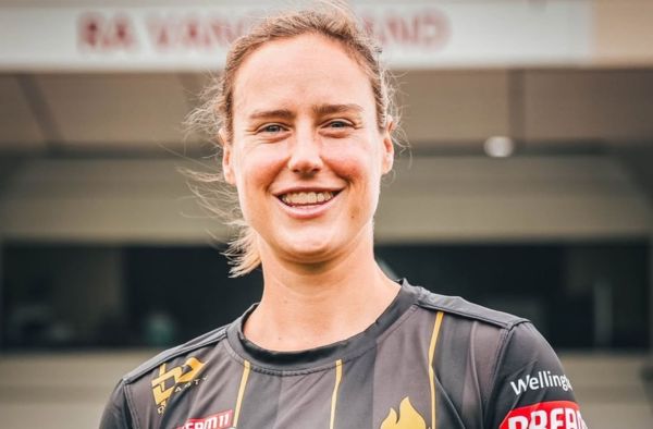 Wellington Blaze lock in Ellyse Perry for two rounds of Women's T20 Super Smash 2024-25