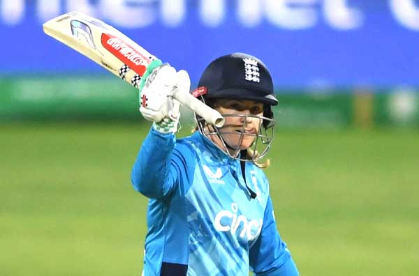 Tammy Beaumont's 65* guides England over the line in the ODI series decider at Potchefstroom