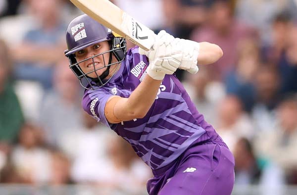 Alice Davidson-Richards Shines in Northern Superchargers' 7-Wicket Win Over Oval Invincibles