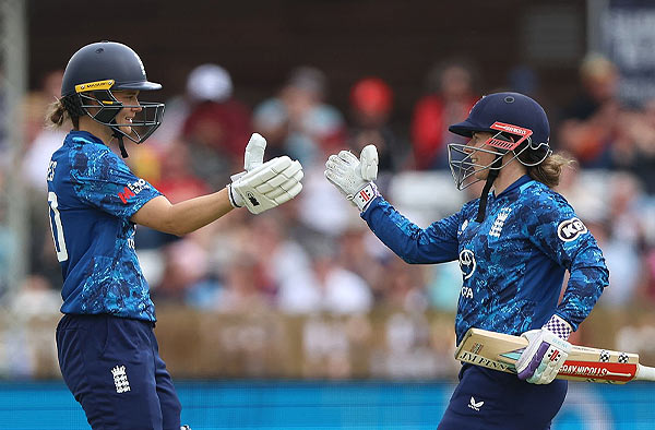 England's openers Amy Jones and Tammy Beaumont