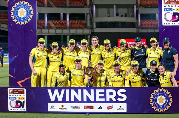 Australia Beat India by 43 Runs in Thrilling 3rd ODI to Secure Series 2-1; Beth Mooney Stars with 138