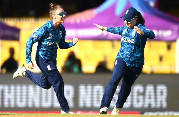 Watch Highlights: Linsey Smith and Amy Jones Guide England to 10-Wicket Win Over South Africa