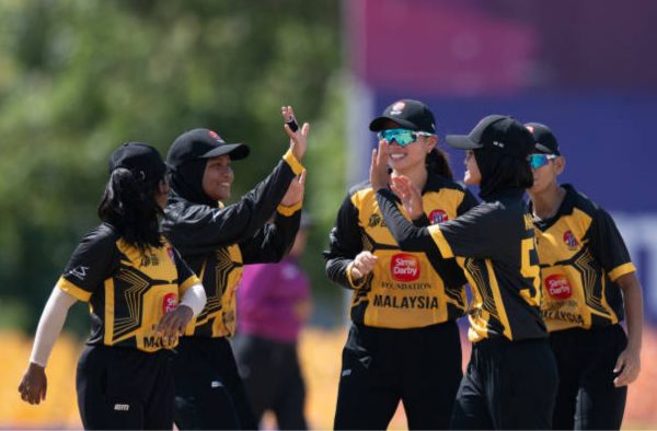 Winifred Duraisingam and Ainna Hamizah Hashim Lead Malaysia to 3-Run Win Over Nepal