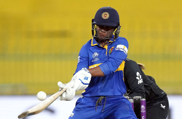 Sri Lanka Strikes Early but Can't Contain Harmanpreet | VIPJEE