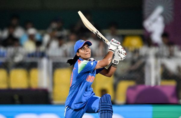 What forced the exclusion of Amanjot Kaur from India's XI against Pakistan?