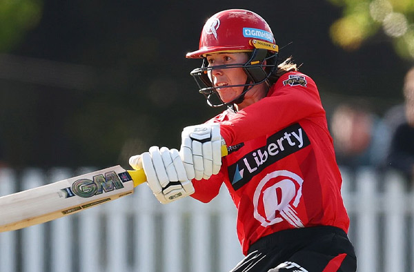 Melbourne Renegades All-Rounder Georgia Wareham Surpasses 1,000 WBBL Runs Milestone